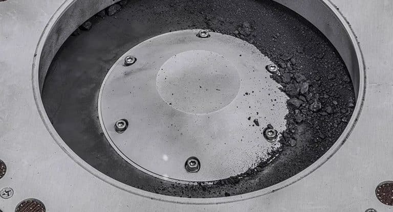 Primeiro olhar em amostra asteroide indica fragmento de um mundo oceânico perdido