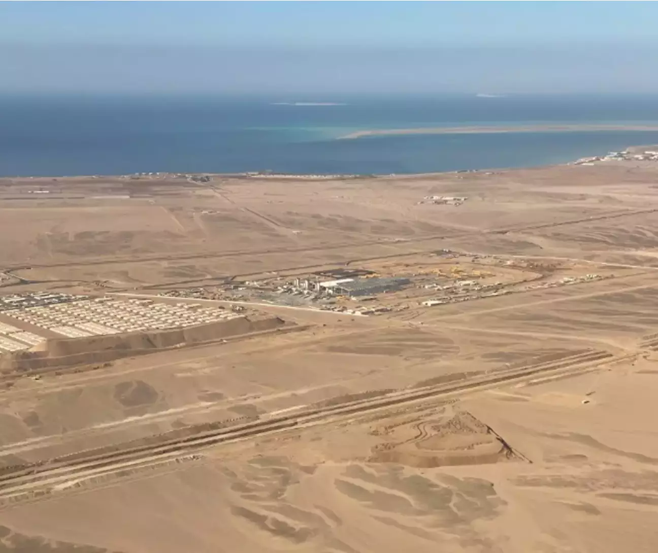 Imagens aéreas mostram o progresso insano e a escala da "cidade linear" de US$ 1 trilhão da Arábia Saudita