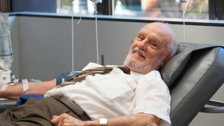 Homem salvou vidas 2,4 milhões de bebês apenas doando sangue