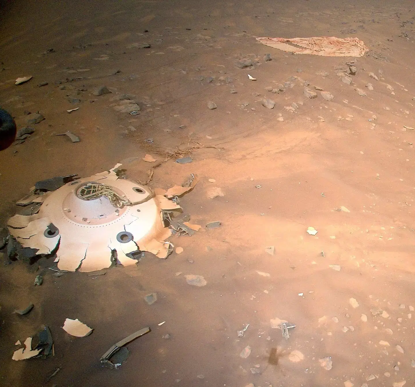 Helicóptero de Marte da NASA encontra destroços estranhos na superfície do planeta