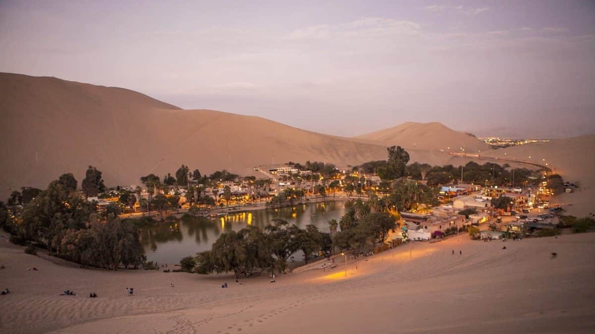 Huacachina, a incrível cidade no meio do deserto