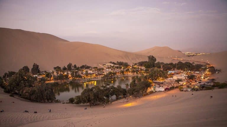 Huacachina, a incrível cidade no meio do deserto