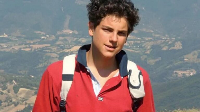 O Papa reconheceu o primeiro 'santo millennial'. Como fazer para se tornar um também?