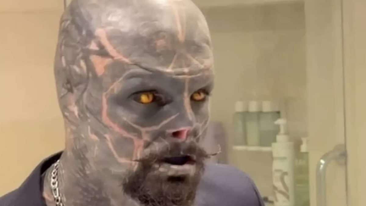 'Alien negro' com modificações corporais extremas compartilha imagem de como ele era antes