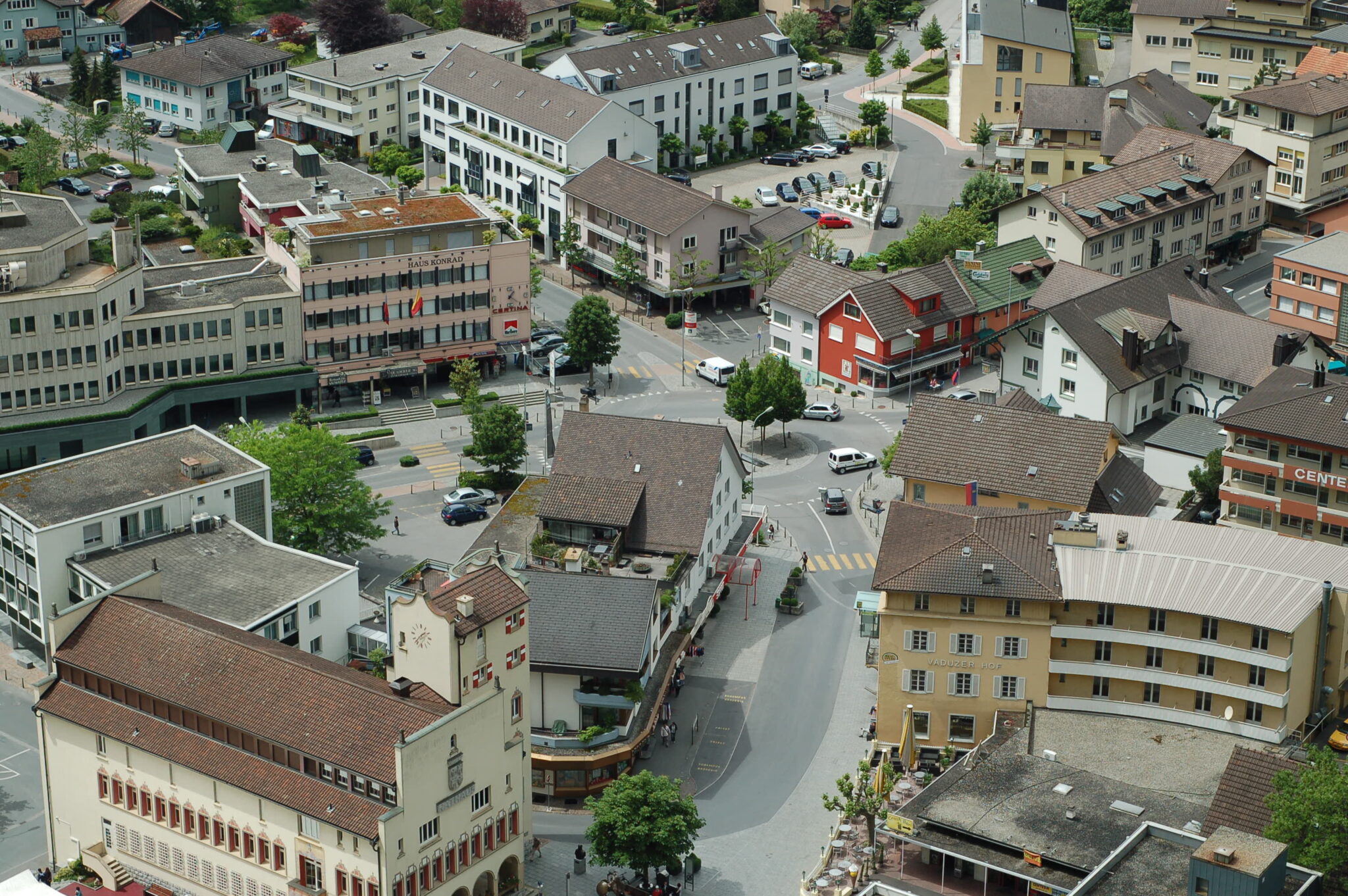 Liechtenstein: O país que dá pra atravessar a pé em um dia