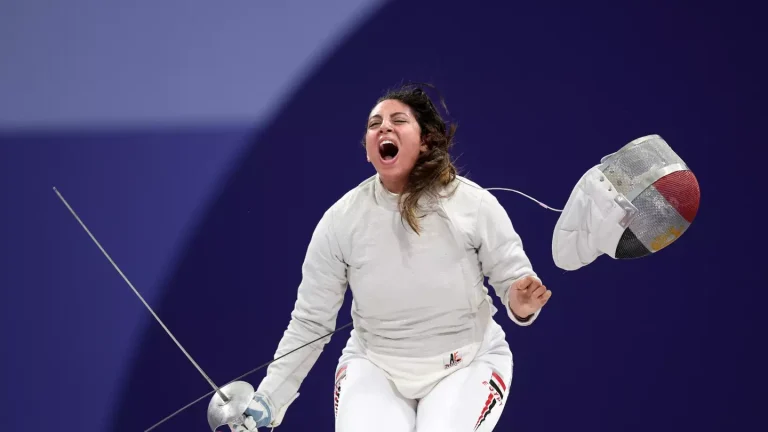 Esgrimista grávida compete nas Olimpíadas de Paris 2024