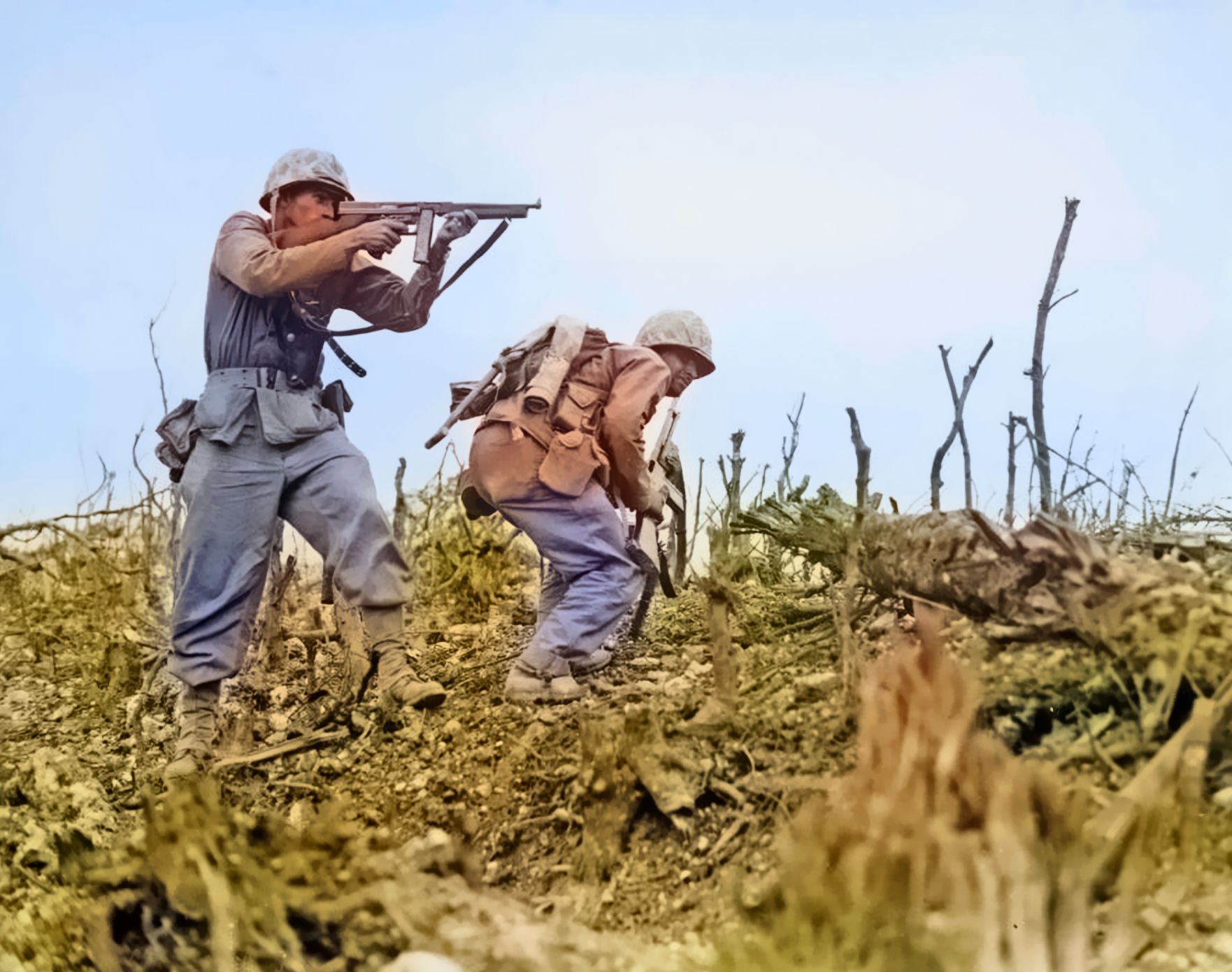 Fuzileiros Navais em combate durante a Batalha de Okinawa. Maio de 1945.