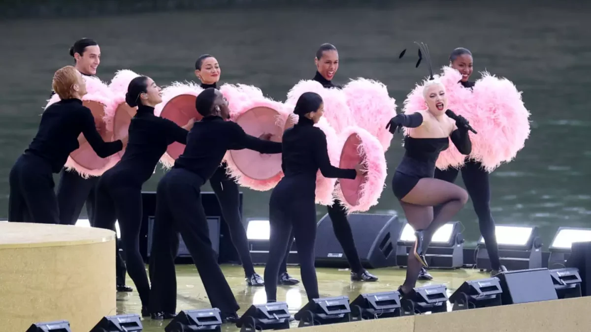 Todos os fãs têm a mesma reclamação enquanto Lady Gaga se apresenta na cerimônia de abertura das Olimpíadas em Paris