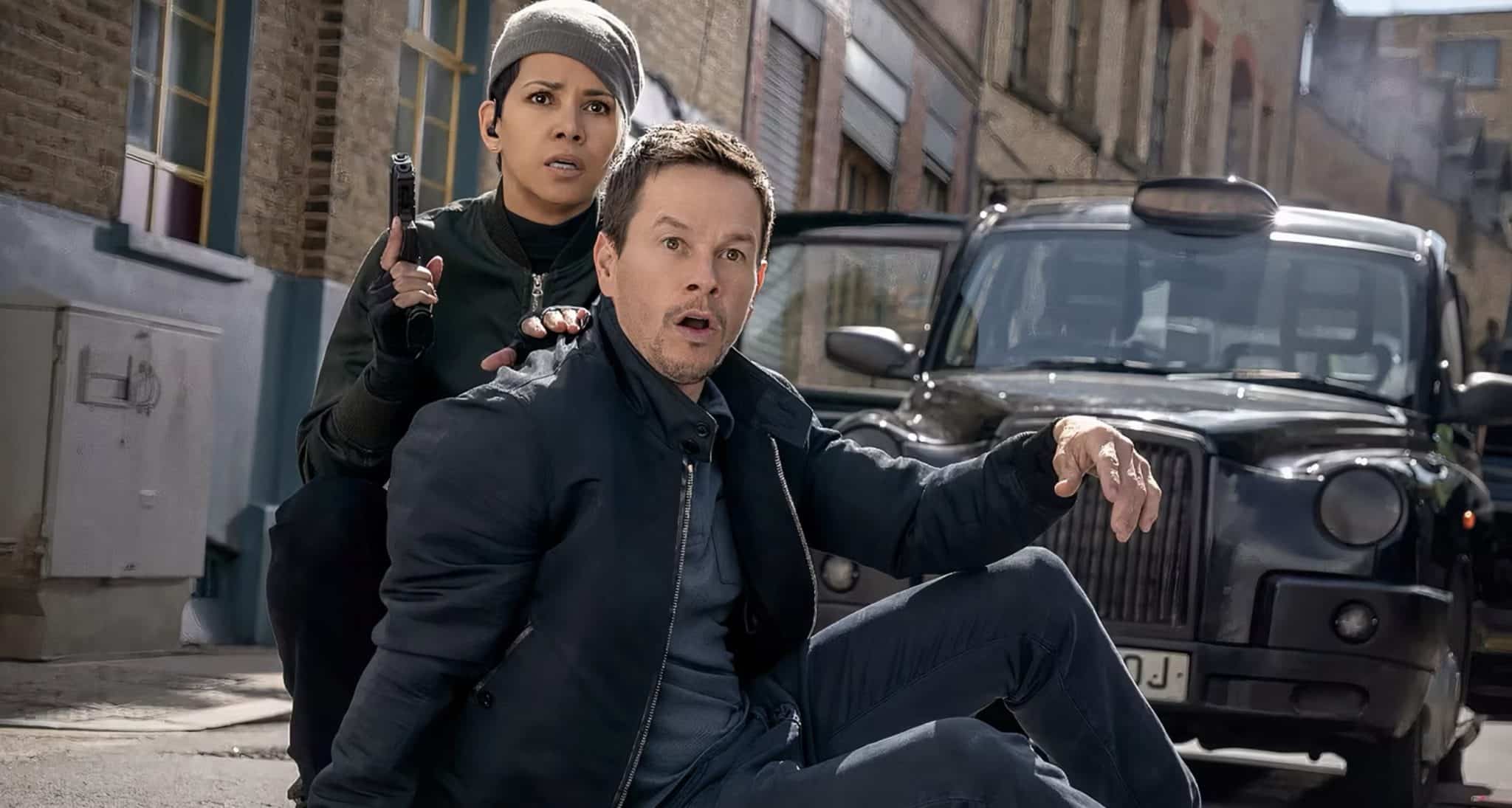 Pessoas estão chamando o filme número um da Netflix, estrelado por Mark Wahlberg e Halle Berry, de "imperdível" A Liga
