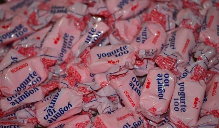 Salmonella: Anvisa proíbe lotes de balas Dori. Veja quais