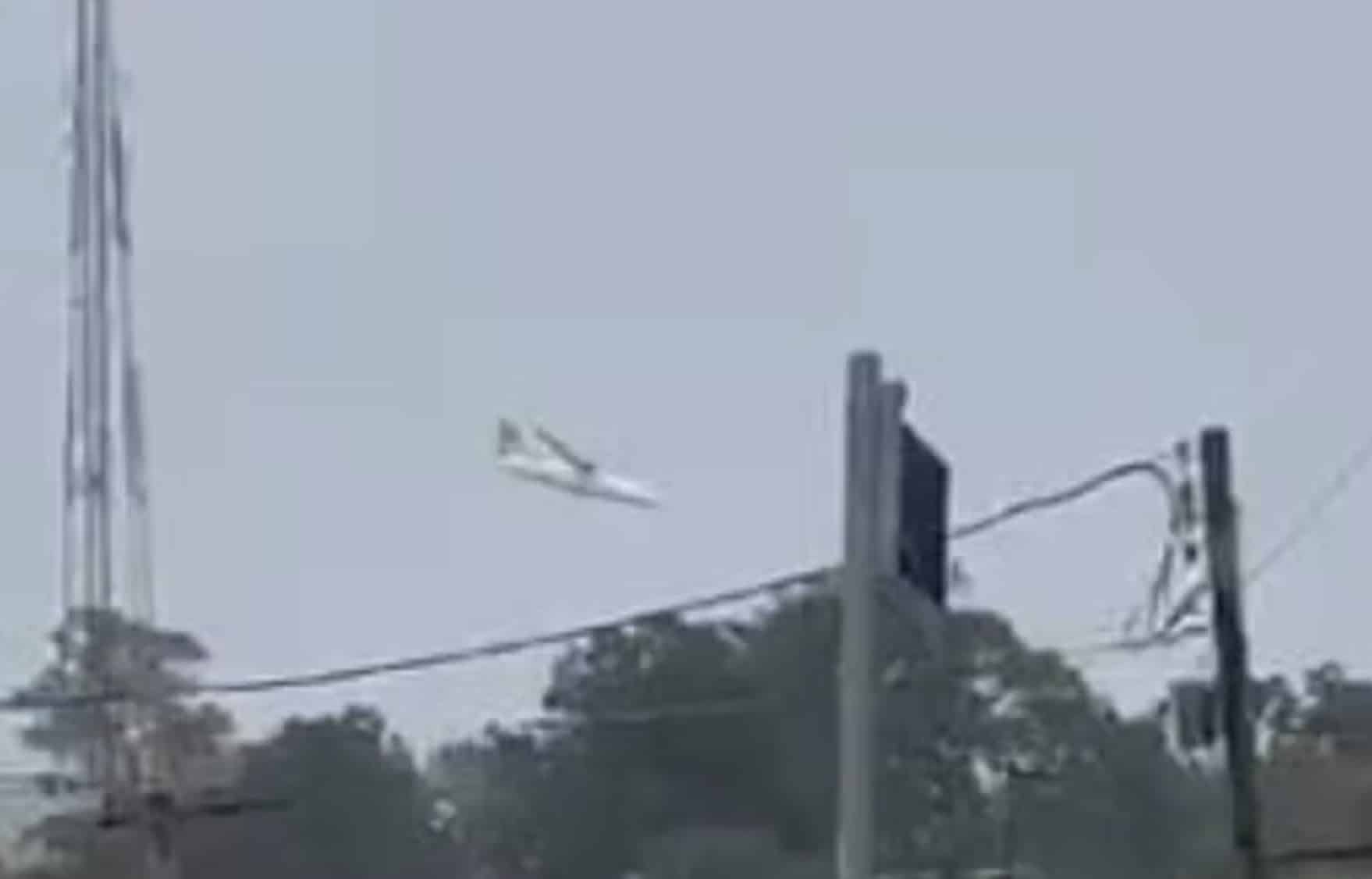 Vídeo mostra queda de avião em Vinhedo, São Paulo