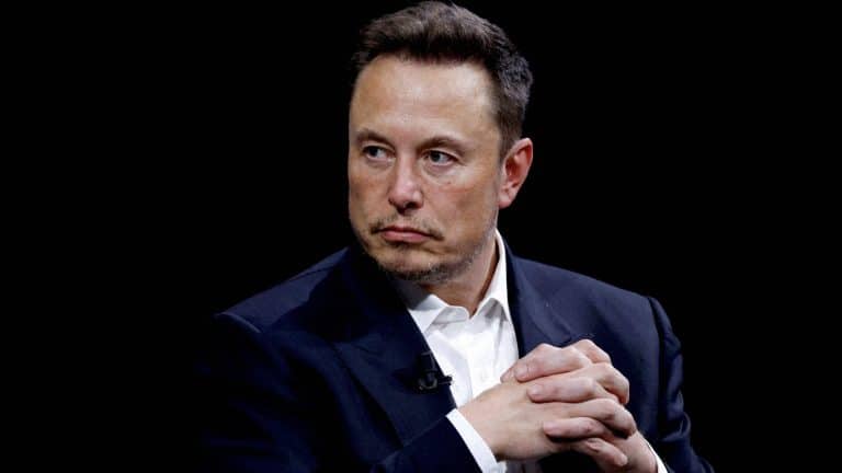 Elon Musk provoca Alexandre de Moraes após X voltar a funcionar no Brasil