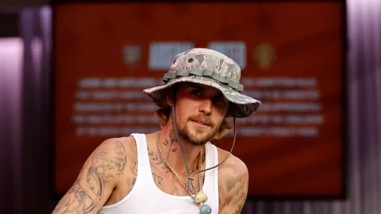 Justin Bieber se abriu sobre ficar sóbrio.