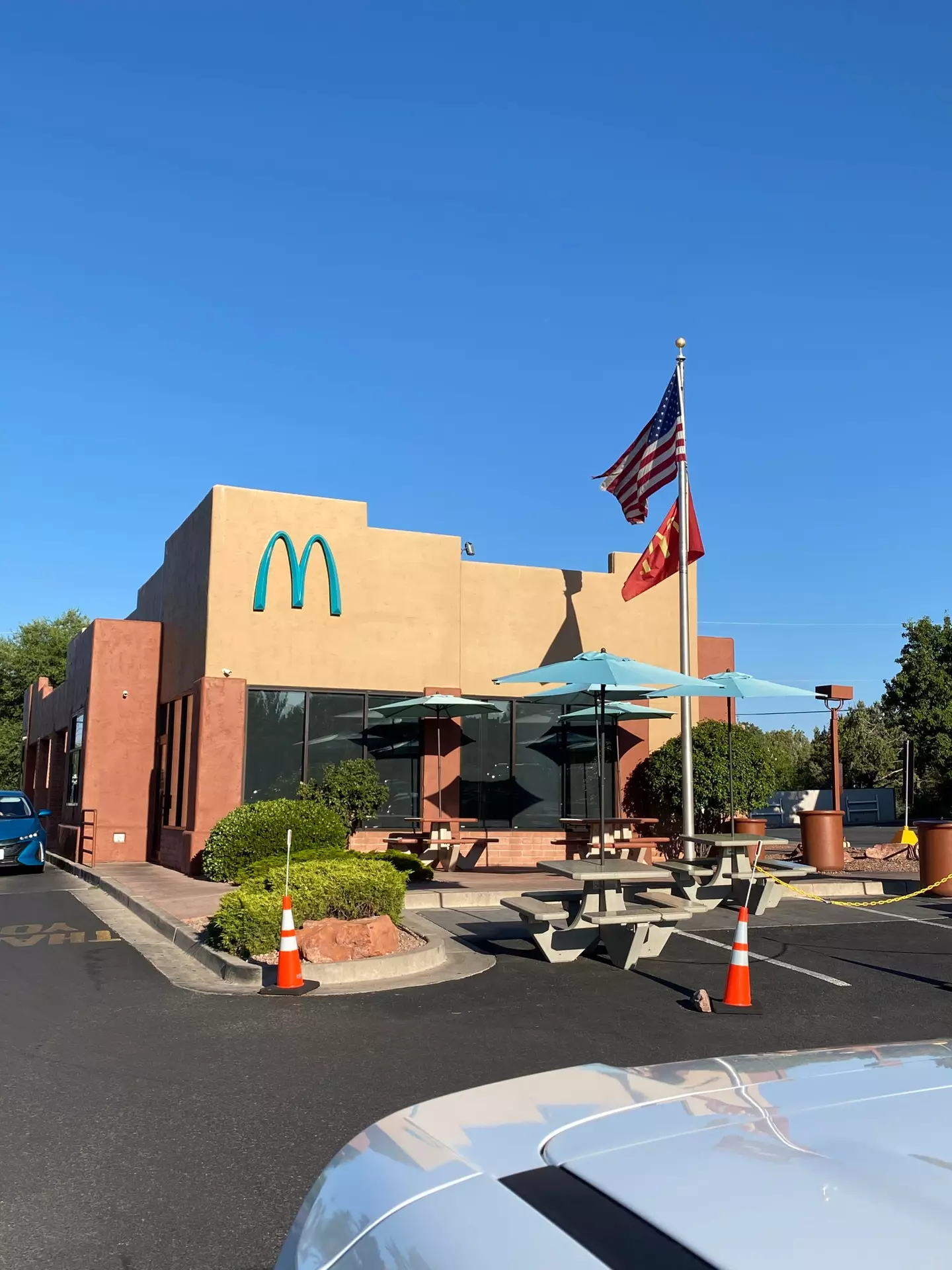 O McDonald's em Sedona, Arizona, é certamente único (Reddit/BBBlaze999).