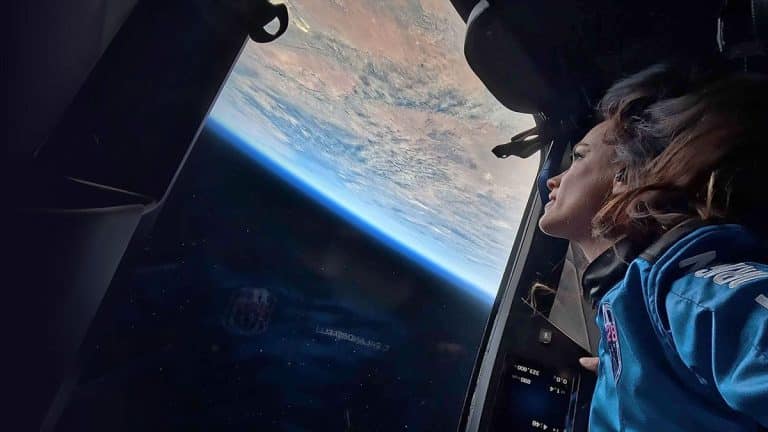 A Blue Origin foi forçada a deletar as filmagens de uma astronauta em sua primeira vez no espaço após controvérsia