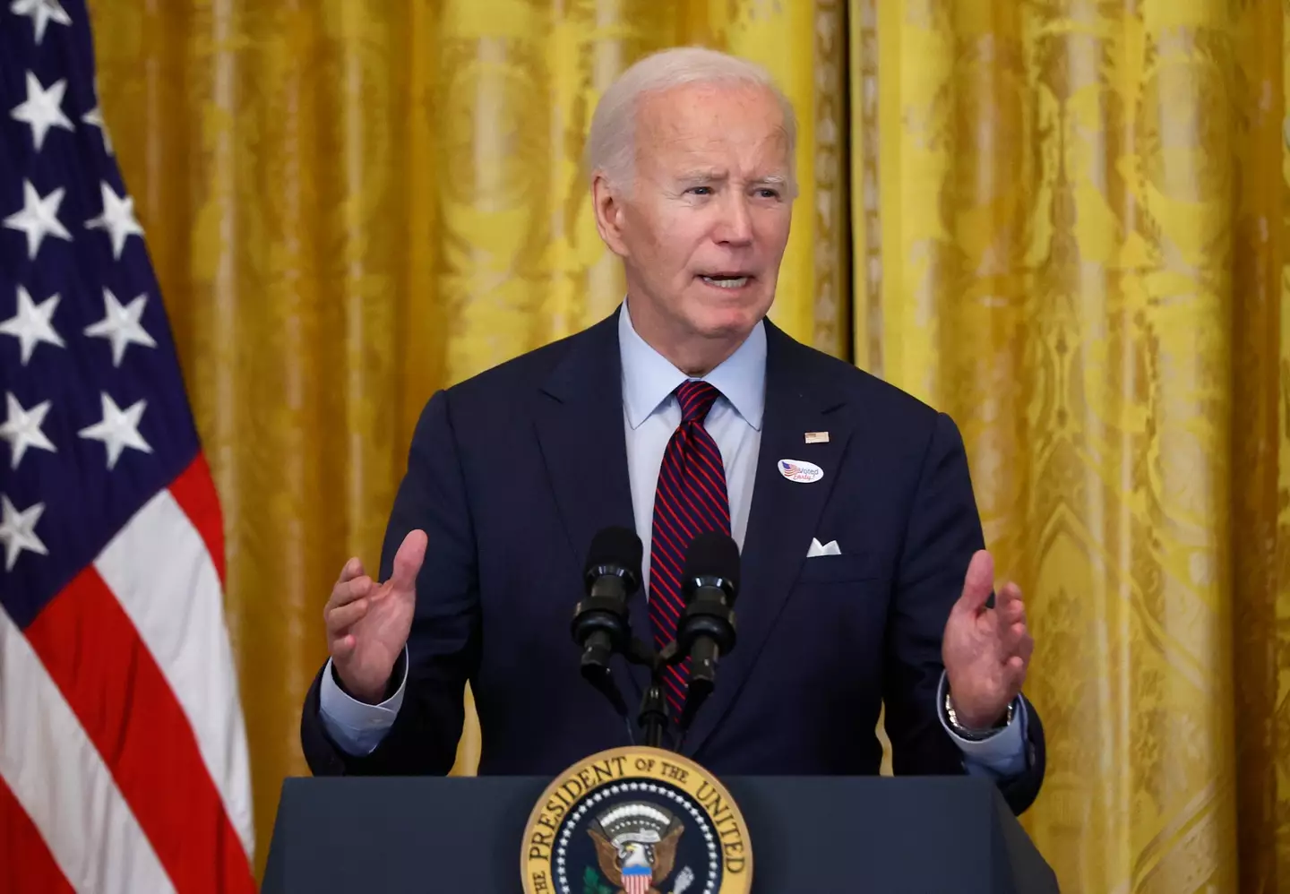 Biden e Trump não se gostam, com tensões crescendo entre ambos, especialmente após os eventos de 6 de janeiro de 2021.