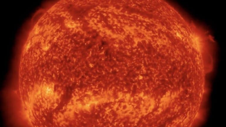Cientistas ficam perplexos ao descobrir que parte do Sol está 'quebrada'
