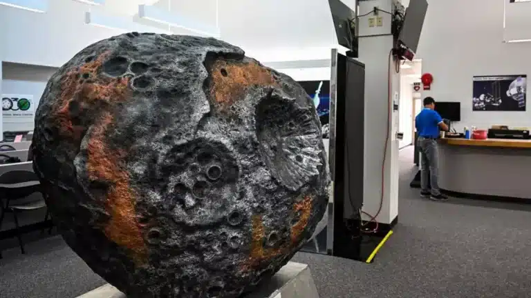 Especialistas revelam o maior obstáculo em capturar um asteroide avaliado em $10,000,000,000,000,000,000 que daria a cada pessoa na Terra $1,246,105,919