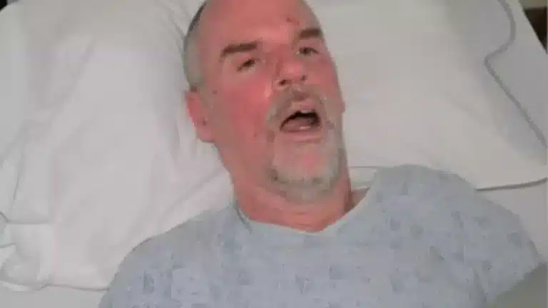 Homem que desapareceu sem deixar rastros há 25 anos é encontrado vivo após sua irmã reconhecer foto em artigo de notícias