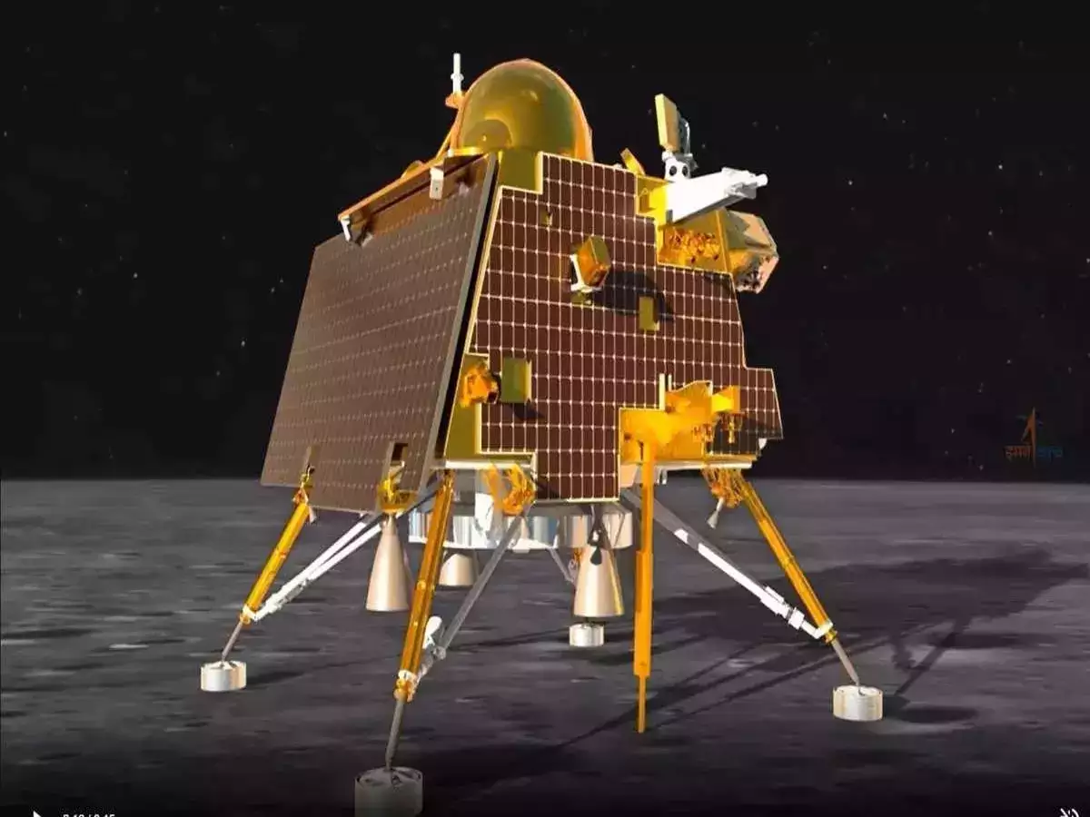 O rover Pragyan recebeu a tarefa de explorar o Polo Sul lunar.