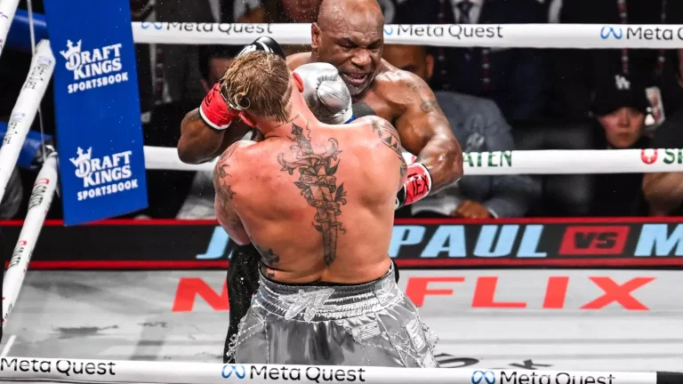 Os espectadores da Netflix apontam o 'momento exato' em que perceberam que Jake Paul x Mike Tyson foi 'encenado'