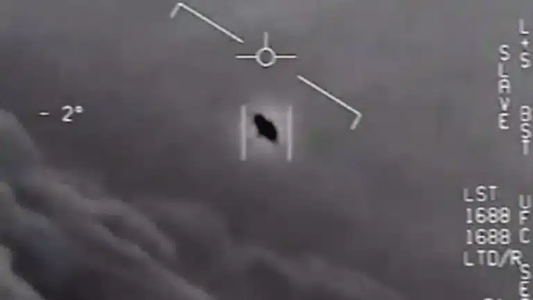 Pentágono revela que recebeu mais de 400 avistamentos de OVNIs este ano e muitos deles não podem ser explicados
