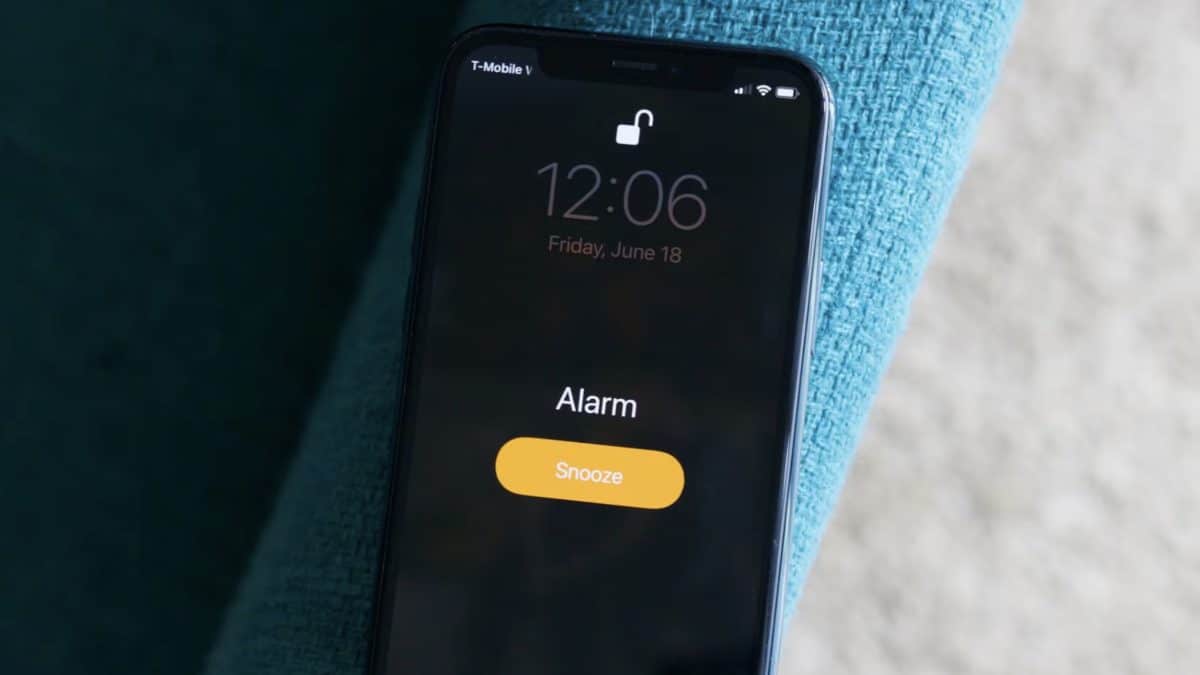 A razão científica pela qual você acorda apenas cinco minutos antes do alarme tocar