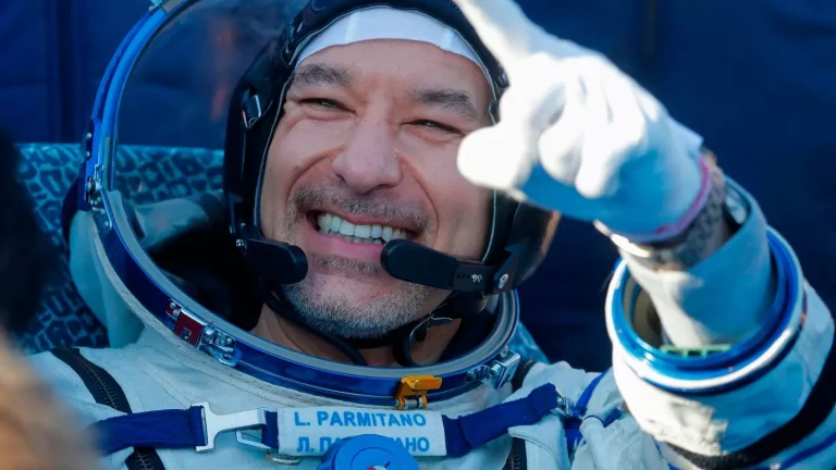 Astronauta que quase se afogou fora da Estação Espacial Internacional estava a segundos de abrir o capacete no espaço