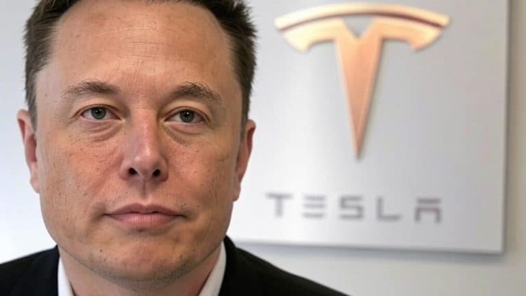 Como Elon Musk fez ações da Tesla caírem $14.000.000.000 com um único tweet de seis palavras