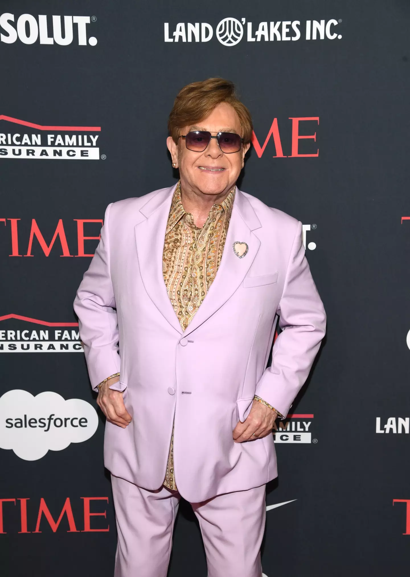 Elton John tem sido muito aberto sobre suas lutas com a saúde.