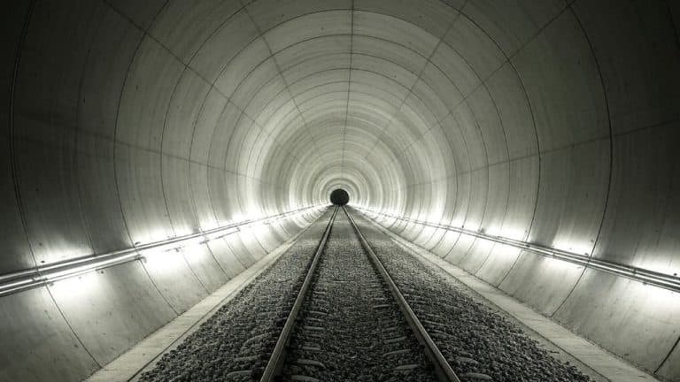 Especialista explica se o túnel de $ 20.000.000.000.000 de Elon Musk entre Londres e Nova York poderia realmente ser construído