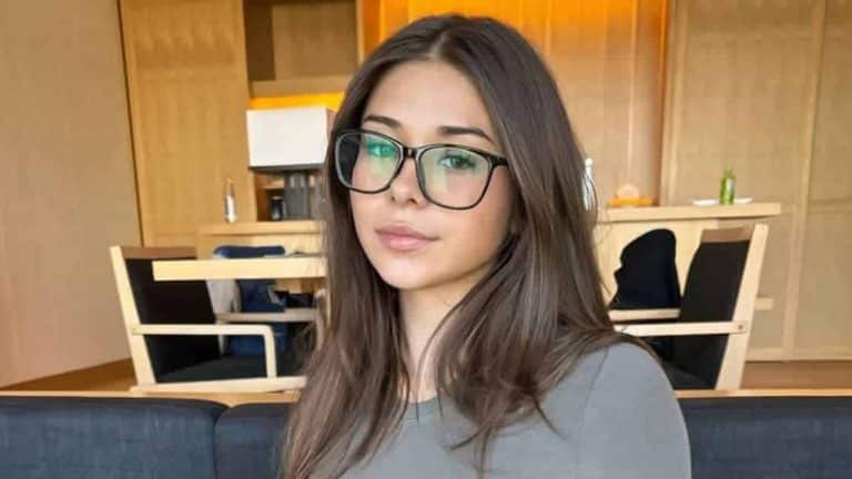 Estrela do OnlyFans revela valor impressionante que pessoas ofereceram para tirar sua virgindade após ganhar $ 43 milhões neste ano
