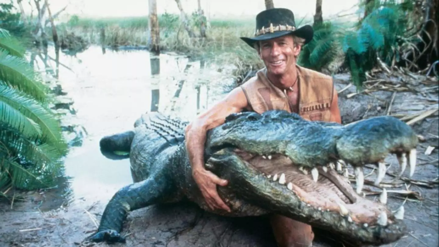 Paul Hogan com seu co-astro, Burt (Paramount Pictures).