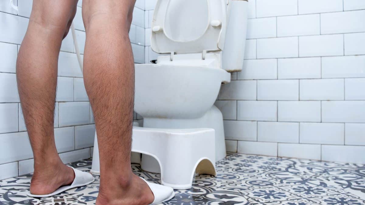 A verdadeira razão para você nunca fazer xixi "por precaução" antes de sair de casa