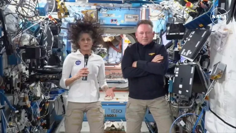 Astronautas presos no espaço há mais de 6 meses divulgam atualização sobre sua situação