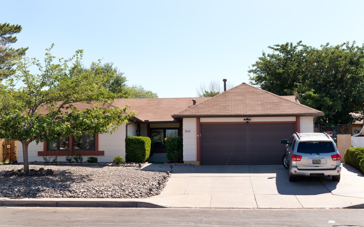 Casa de “Breaking Bad” é colocada à venda por $ 4.000.000, enquanto proprietária diz: “Estamos cansados”