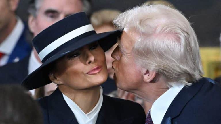 Especialista em linguagem corporal analisa o que aconteceu quando Melania "virou o rosto" ao Trump ao tentar beijá-la durante a posse