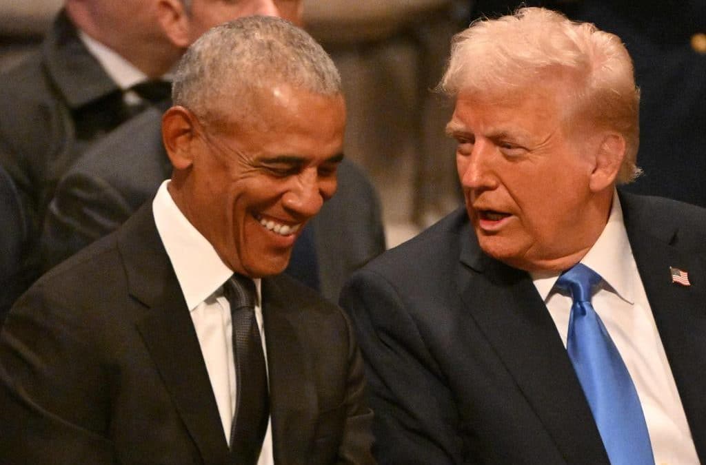 Especialista em linguagem corporal revela o que realmente aconteceu durante a interação estranha entre Trump, Obama e Kamala Harris