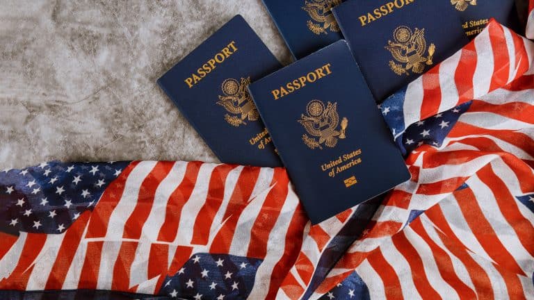 Esses passaportes agora estão proibidos nos EUA após Donald Trump assinar nova ordem executiva sobre gênero