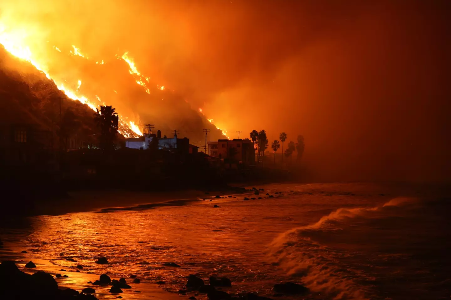 Incêndios florestais devastam a Califórnia