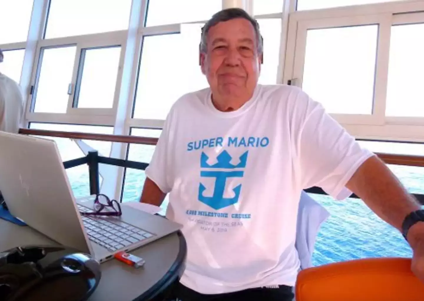 Mario agora está pagando o preço com o aumento de seus problemas de saúde (All Things Cruise).