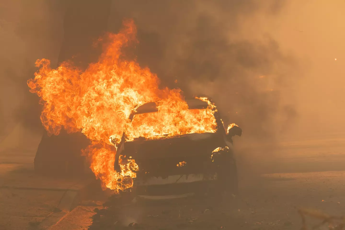 Milhares de pessoas foram obrigadas a evacuar suas casas na Califórnia.