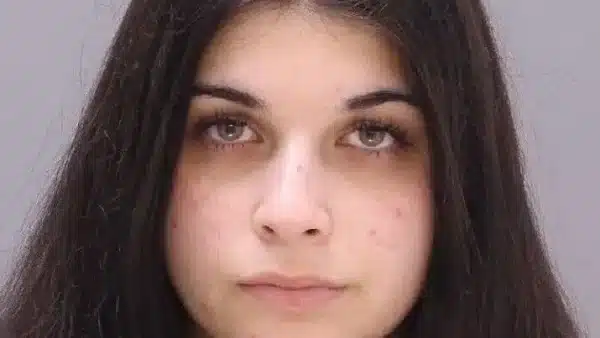 Mulher dá desculpa absurda por acusar falsamente homem que ela nunca conheceu de tentativa de abuso