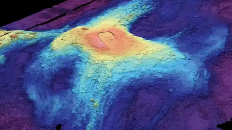 O que acontecerá quando esse vulcão submarino entrar em erupção, enquanto cientistas alertam sobre explosão iminente