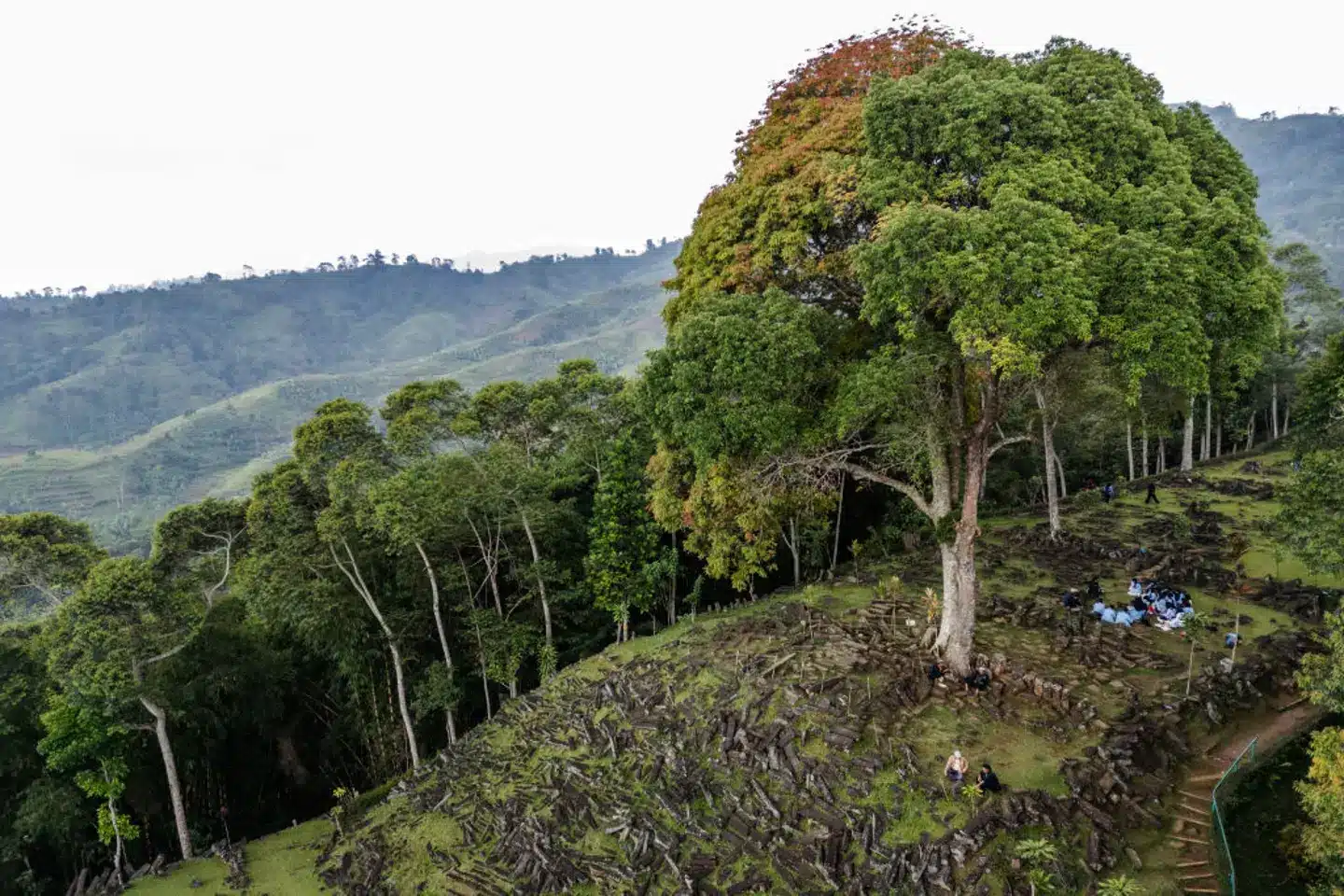 O sítio de Gunung Padang, na Indonésia.