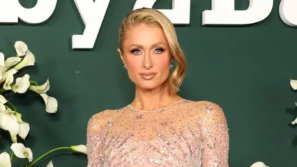 Paris Hilton faz declaração comovente após ver sua casa 'ser destruída pelo fogo ao vivo na TV'