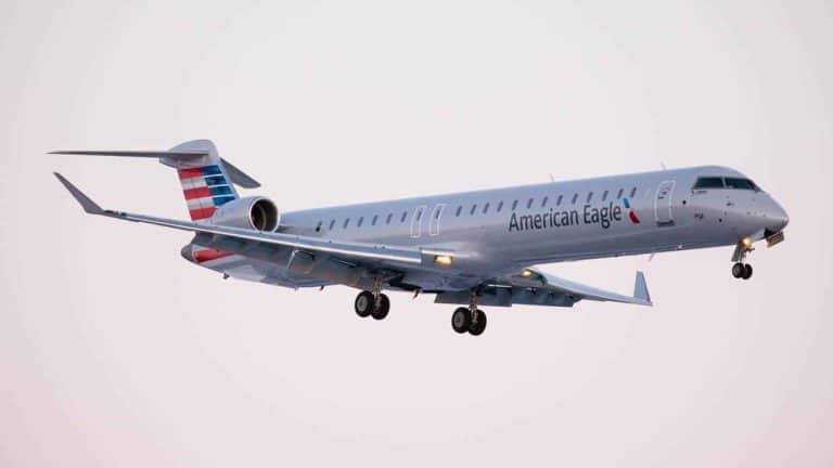 Um jato CRJ 700 da PSA Airlines, subsidiária da American Airlines