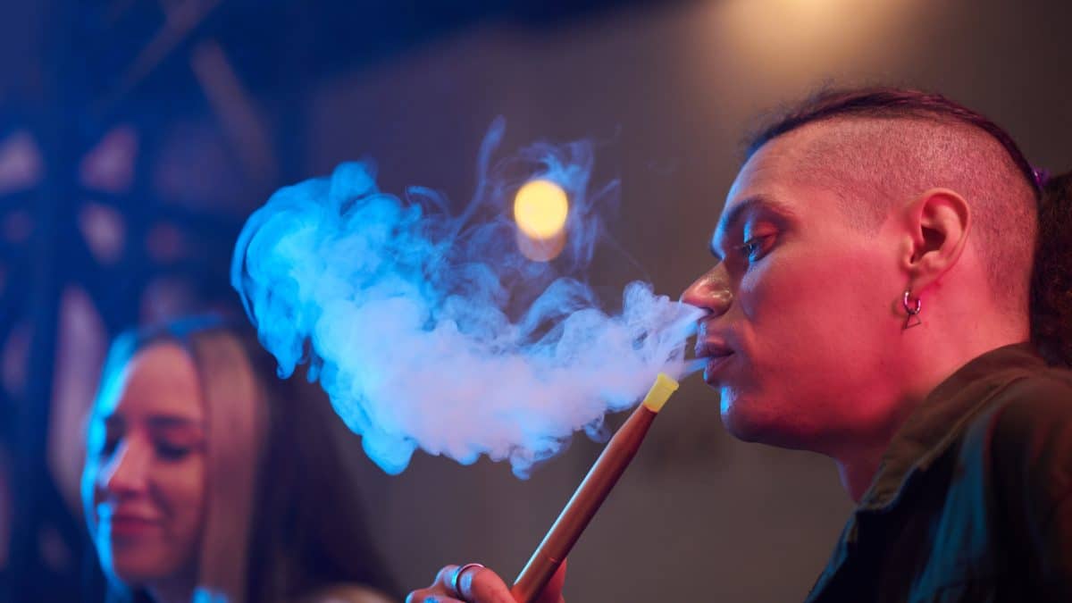 Cientistas descobrem por que vaping é "mais perigoso que fumar"