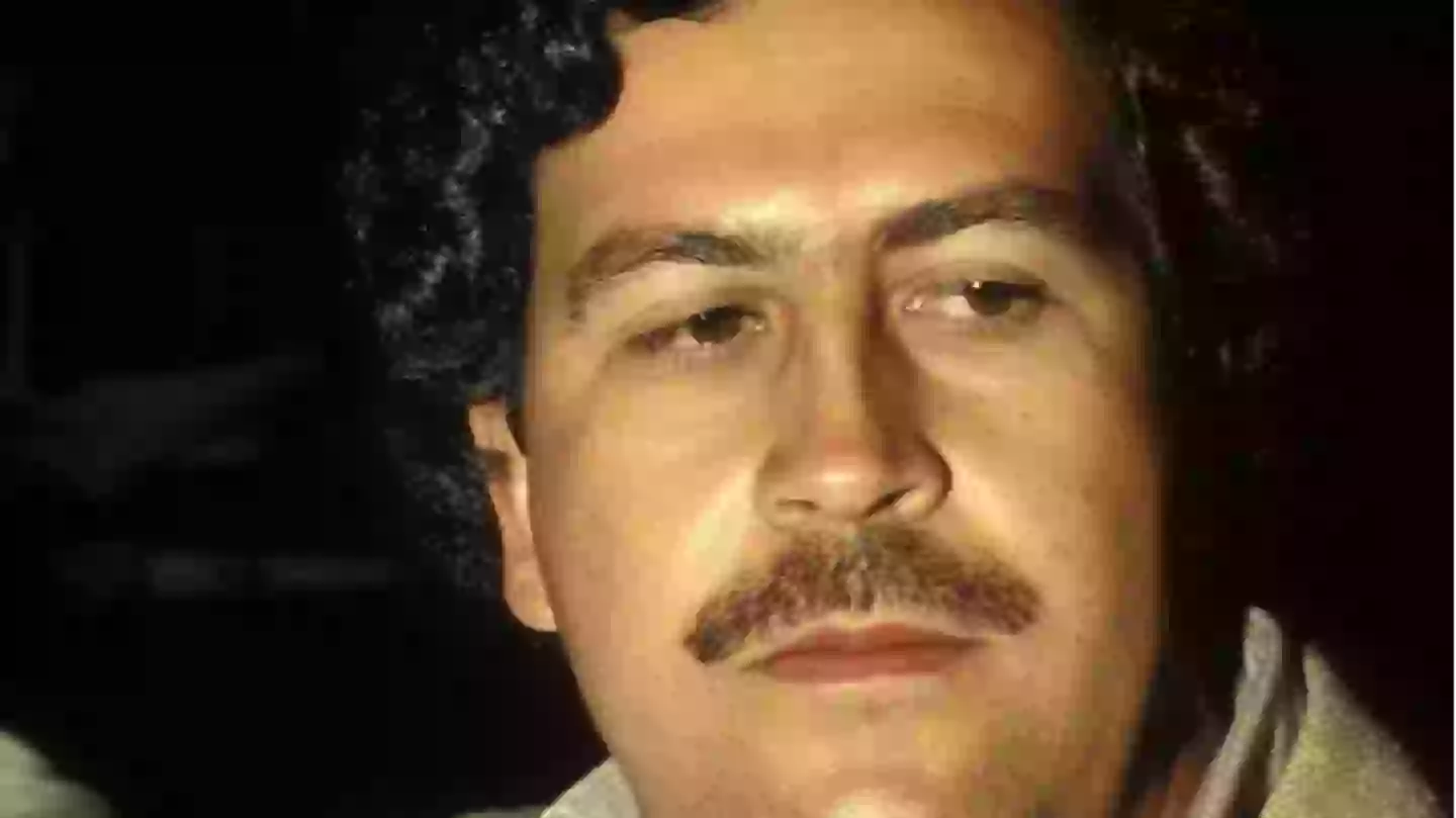 Homem que segurou o corpo de Pablo Escobar em um telhado expõe "grande mentira" sobre a morte do traficante