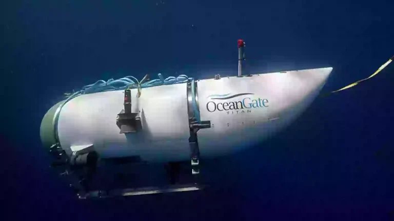 Imagens dos destroços foram divulgadas posteriormente (Guarda Costeira dos EUA/Pelagic Research Services)
